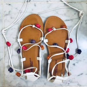 💥SOLD!💥 American Eagle White Sandals (Size 5)